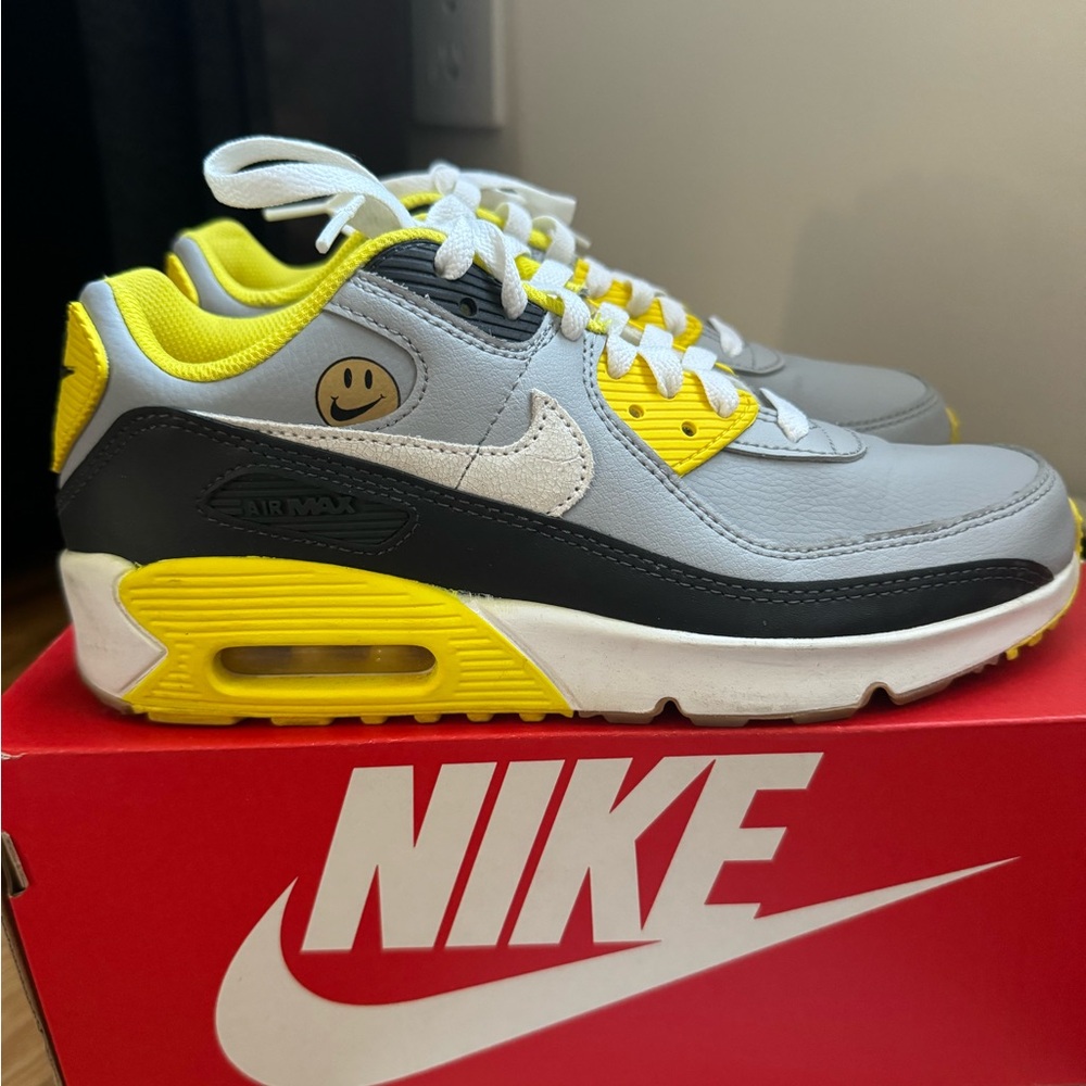 Smiley Nike sneakers